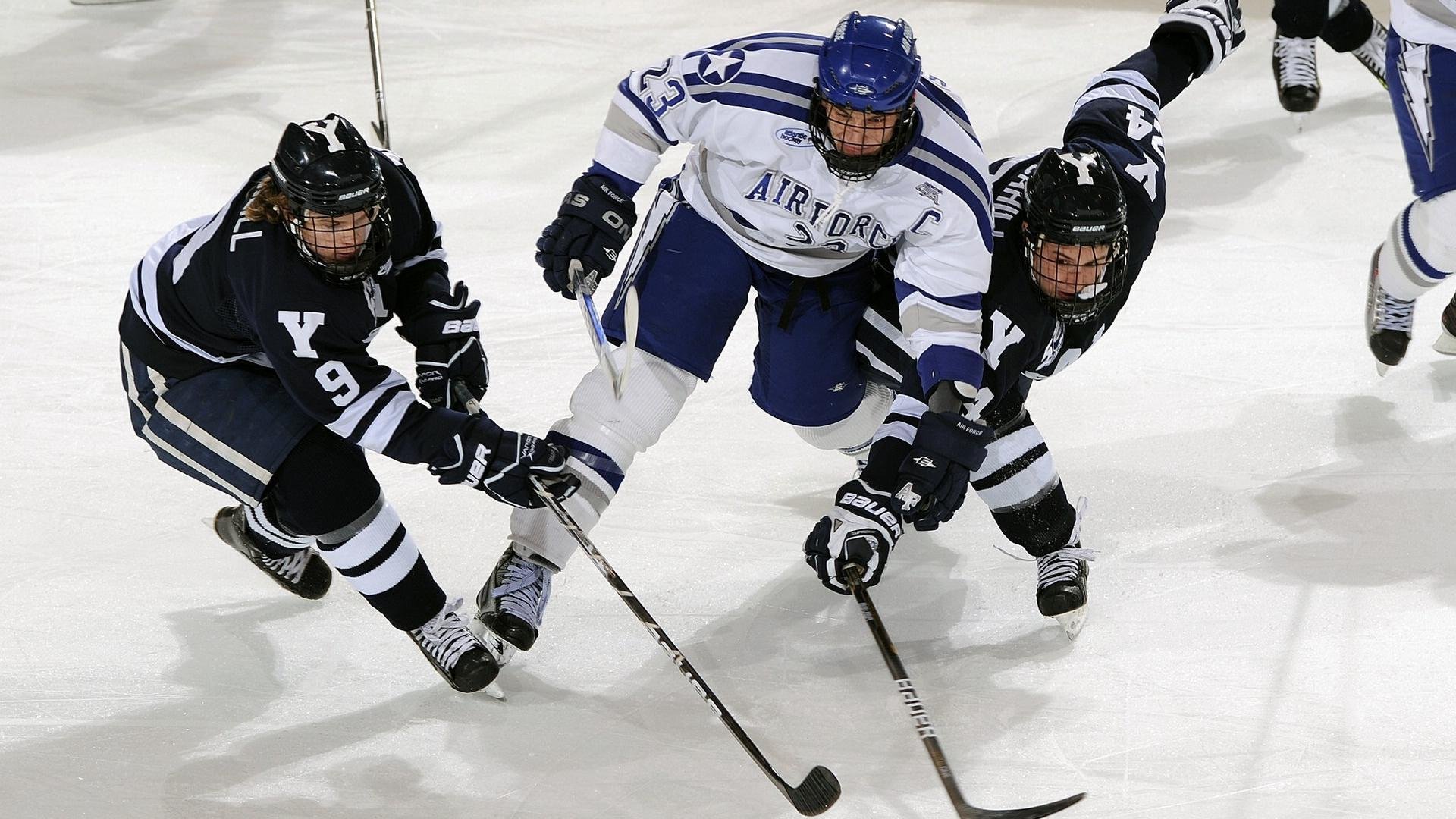【训练场景】顶尖运动员练习攻守转换的日常训练流程，由攻转守c级教练班