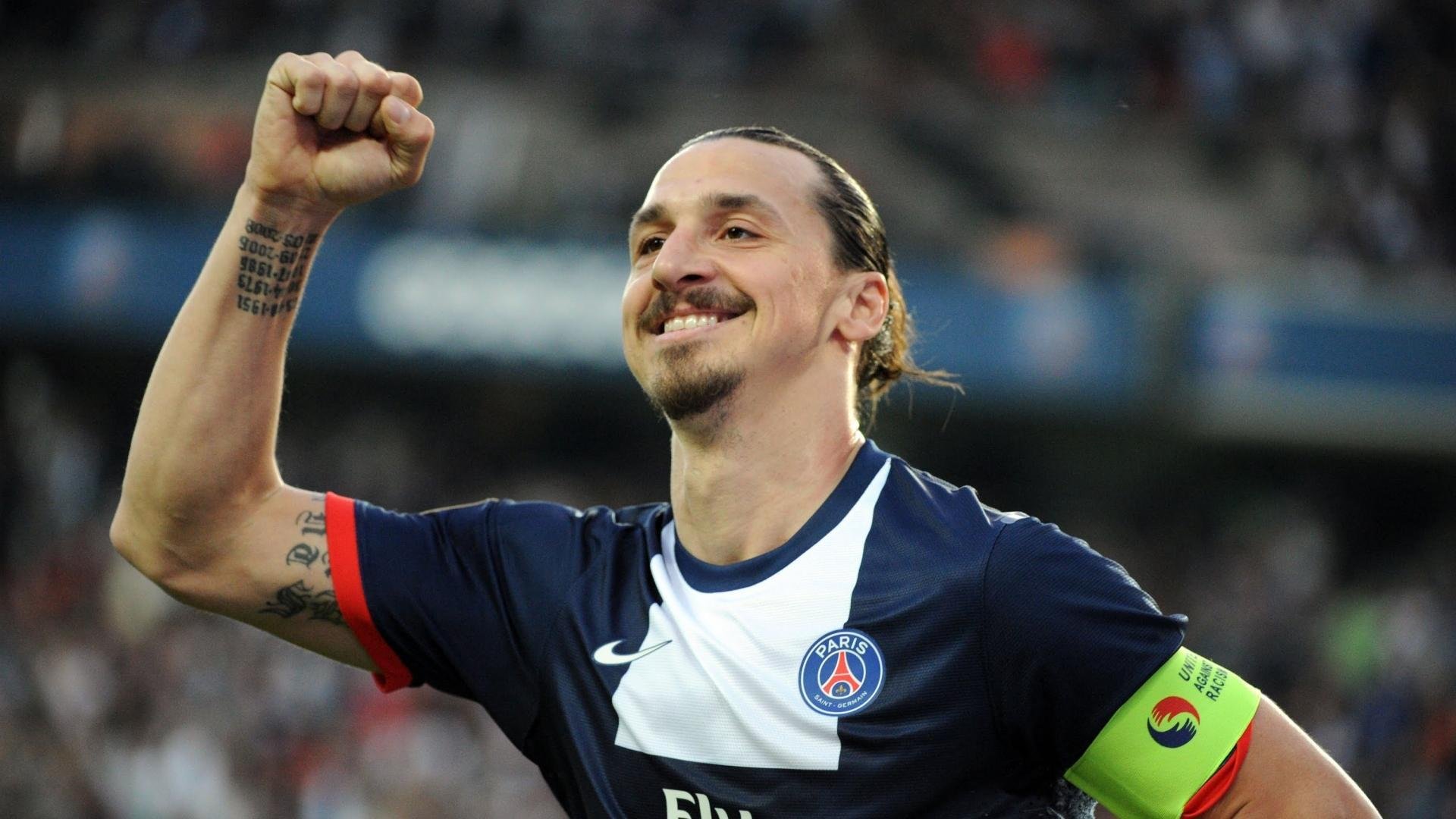 湖人推出“3D战术演练屏”，辅助教练组教学，湖人战术手册