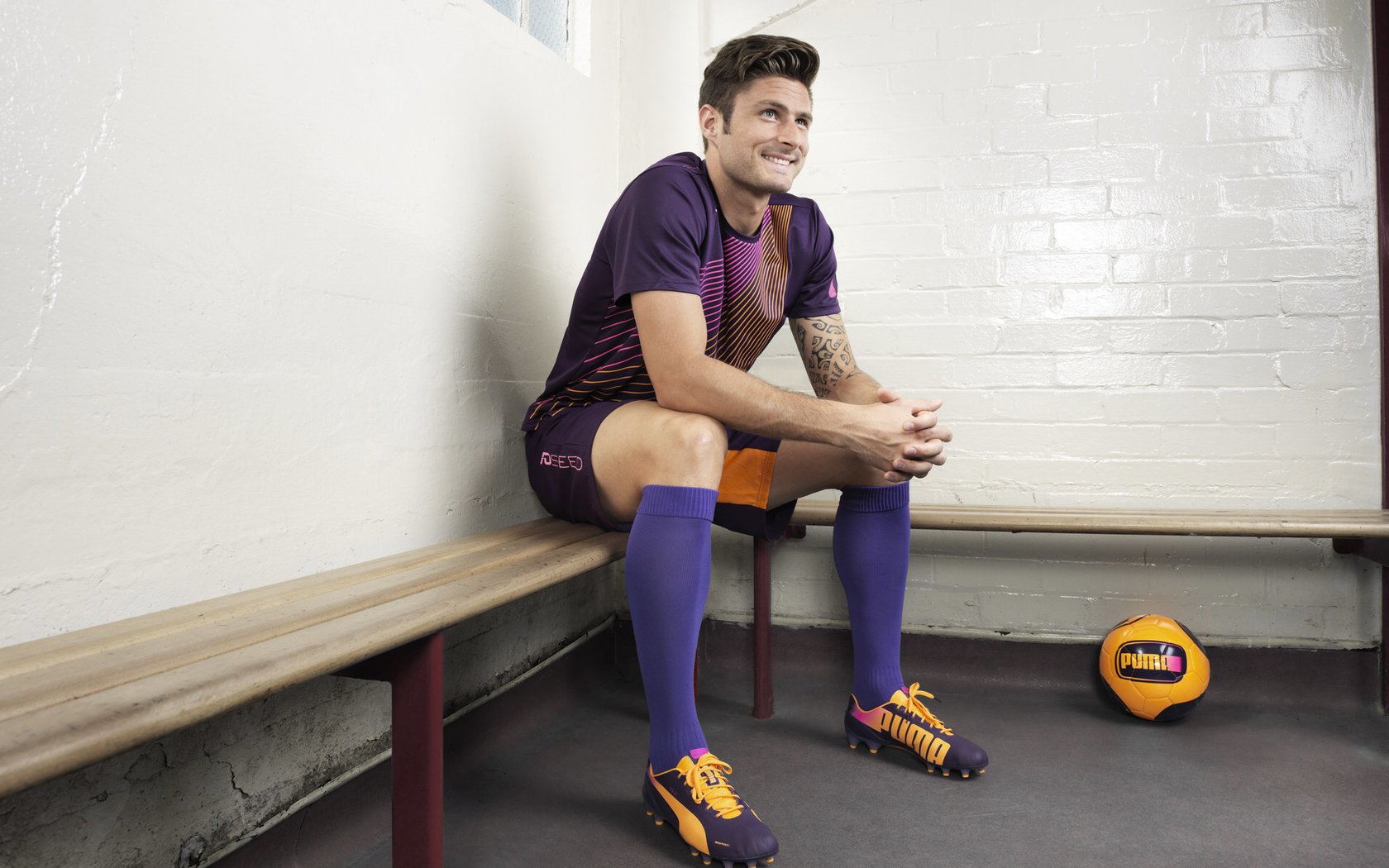 kaiyun网站-球场风采：运动员的场上风格与个人特色，描写球场上运动员风采